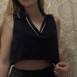 SOLD 🦋TOMMY HILFIGER Cropped V Neck Tank
